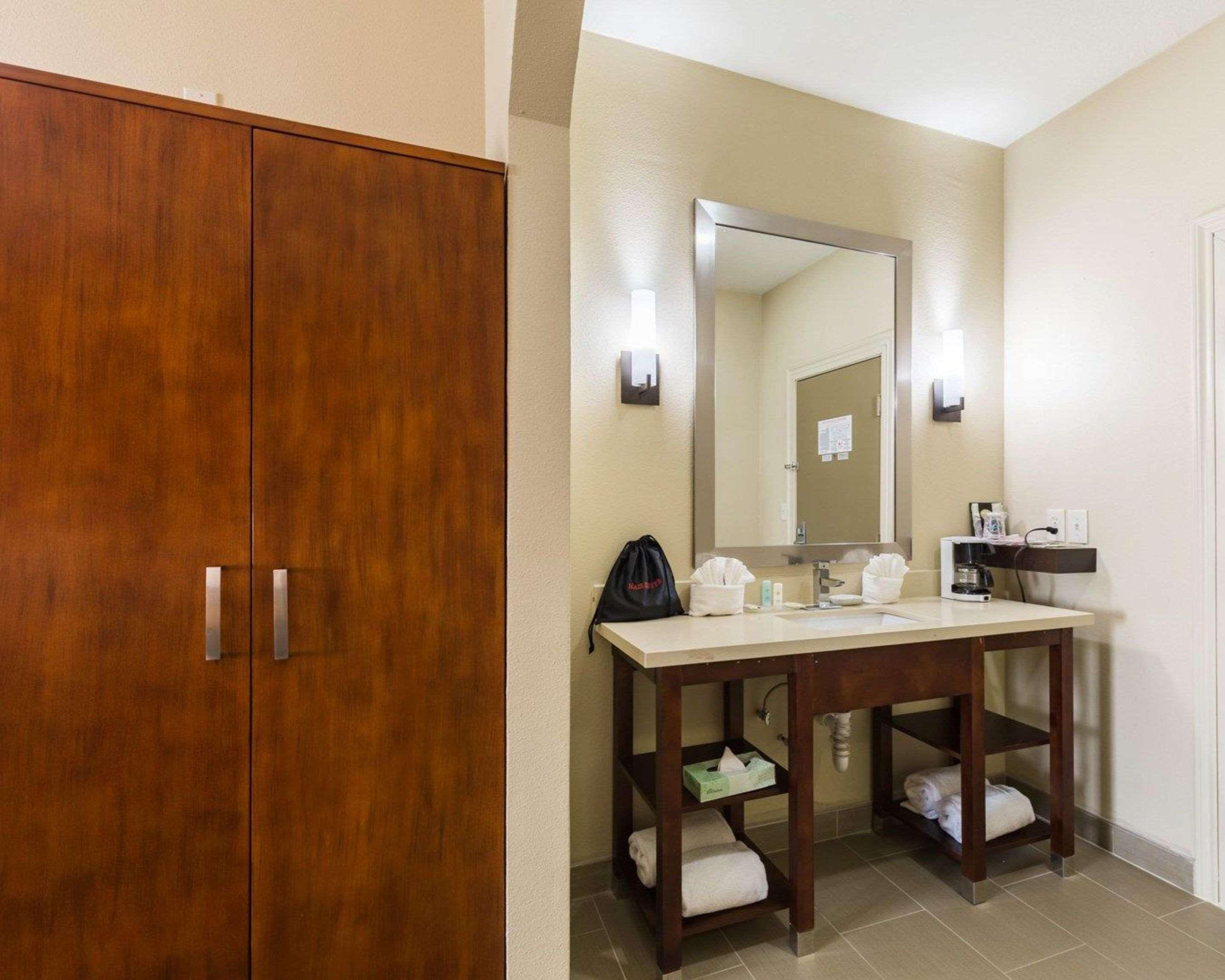 Econo Lodge Inn & Suites East Houston I-10 Extérieur photo
