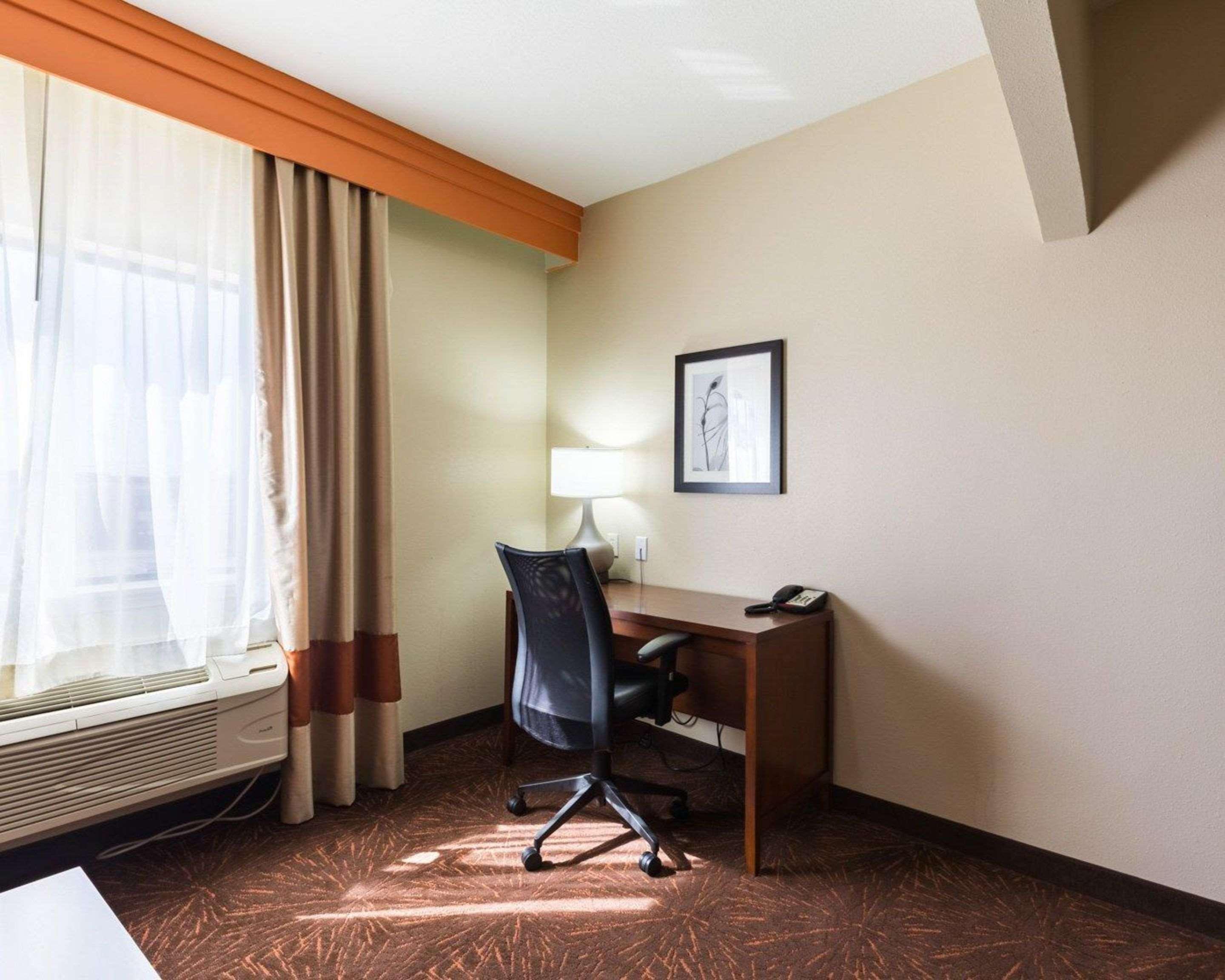 Econo Lodge Inn & Suites East Houston I-10 Extérieur photo