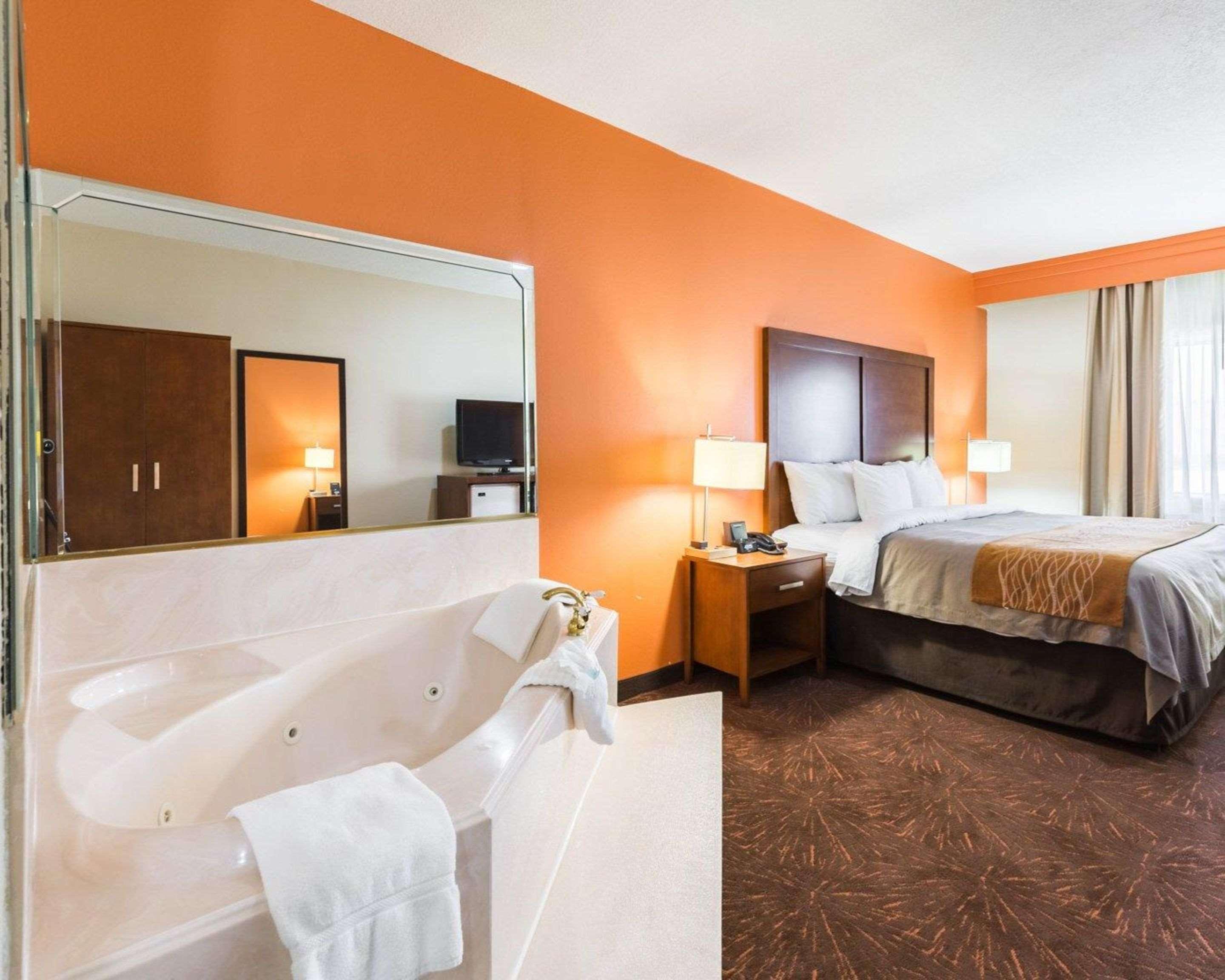 Econo Lodge Inn & Suites East Houston I-10 Extérieur photo