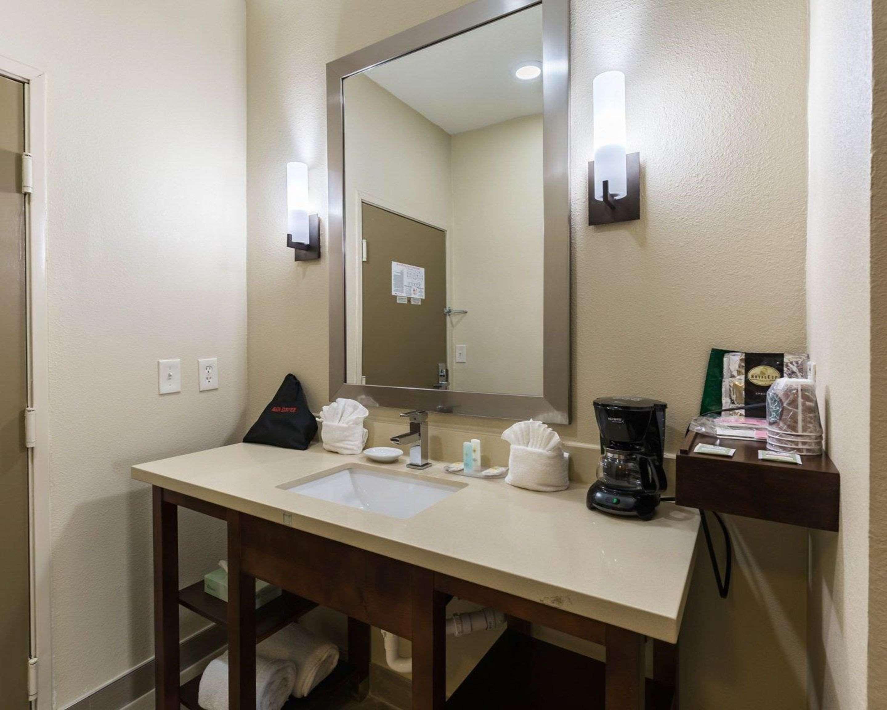 Econo Lodge Inn & Suites East Houston I-10 Extérieur photo